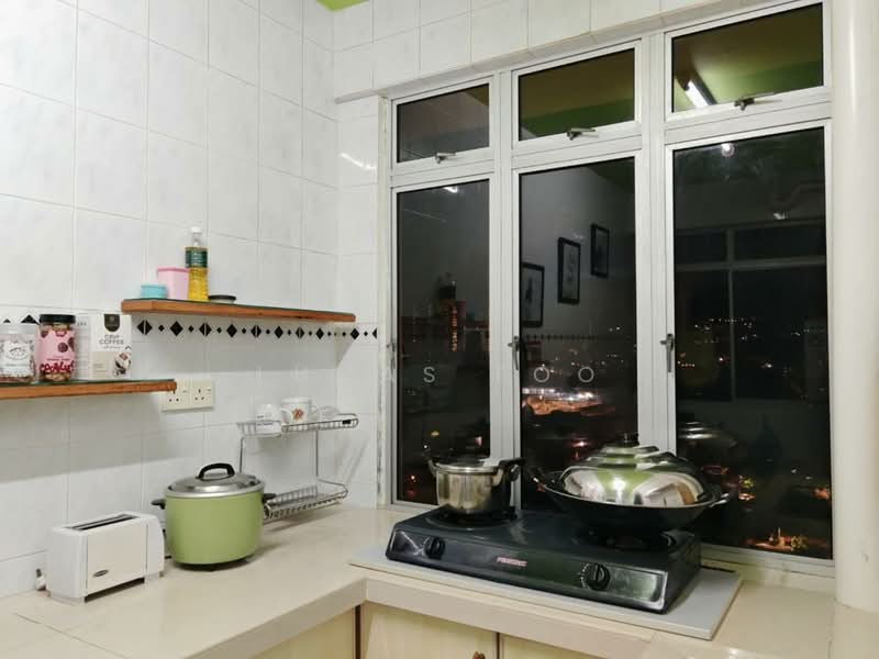 Kondominium untuk Disewa di Azuria Condominium - Lucas Foo - Kitchen - PropertyGuru.com.my