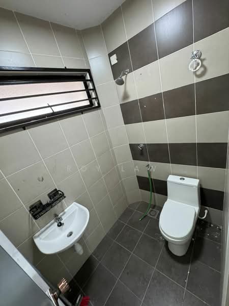 Bayu Indera Lukut untuk Untuk Disewa - RM 900 /bulan, Mac 2026 - Bathroom - PropertyGuru.com.my