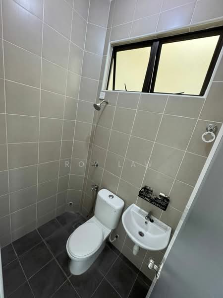 Bayu Indera Lukut untuk Untuk Disewa - RM 900 /bulan, Mac 2026 - Bathroom - PropertyGuru.com.my