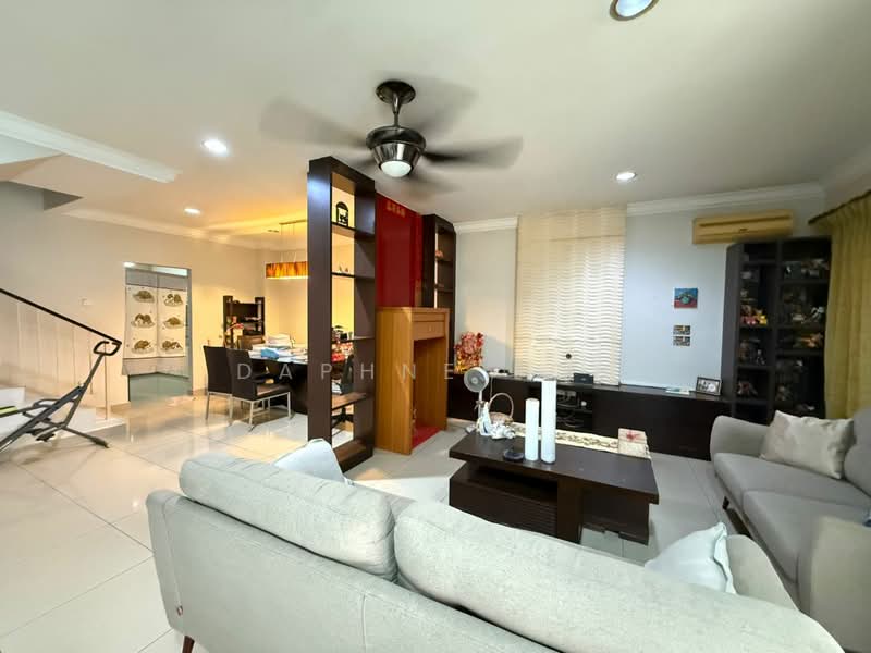 Rumah Teres 2 Tingkat untuk Dijual di Taman Sri Putra Mas (Sungai Buloh) - Daphne Loh - Living Room - PropertyGuru.com.my