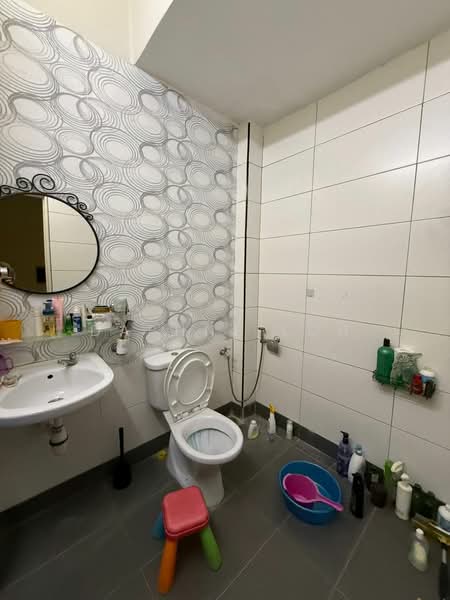 Rumah Teres 2 Tingkat untuk Dijual di Taman Sri Putra Mas (Sungai Buloh) - Daphne Loh - Bathroom - PropertyGuru.com.my