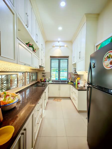 Semi-Detached House for Sale in Glenmarie (Selangor) - Allen Ang - Kitchen - PropertyGuru.com.my