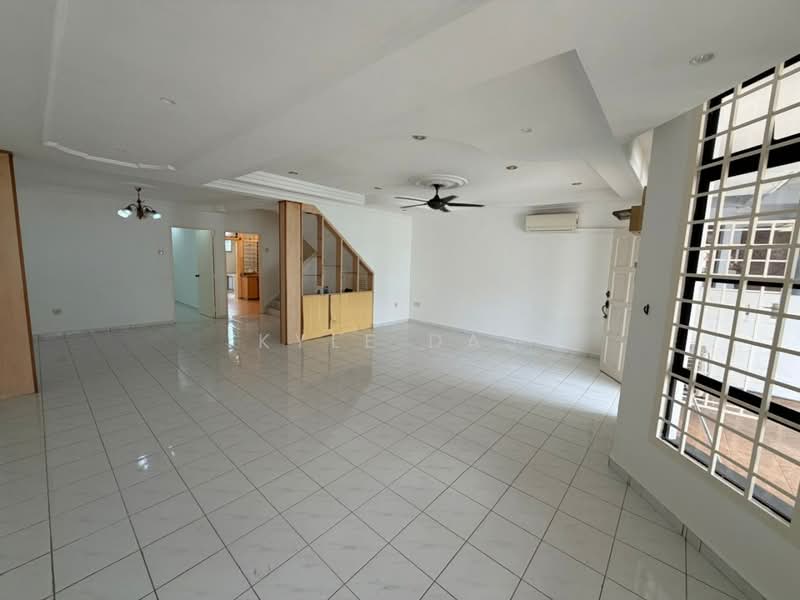 Taman Desa Cemerlang Jalan Saga untuk Untuk Dijual - RM 648,000, Mac 2026 - Living Room - PropertyGuru.com.my