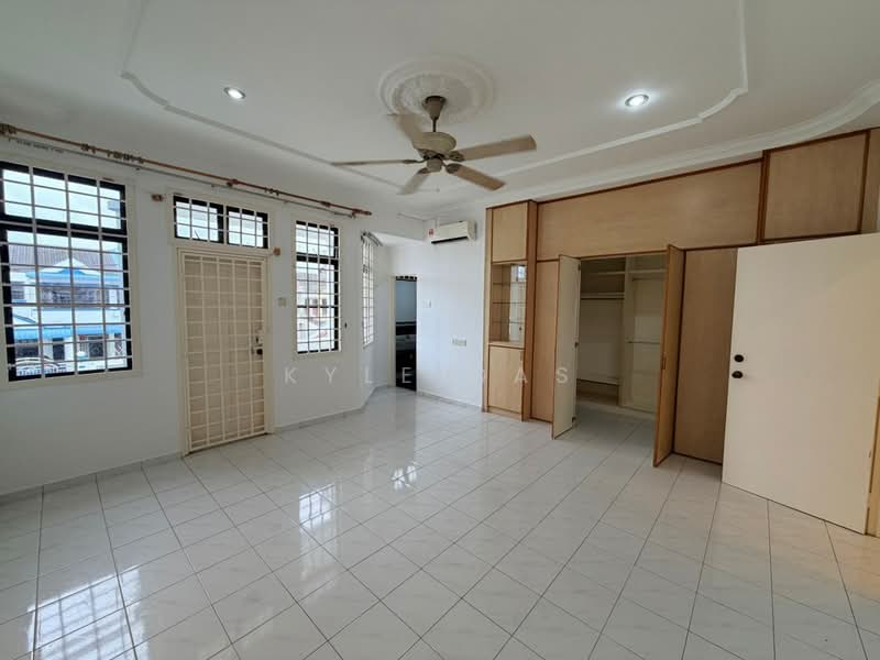 Taman Desa Cemerlang Jalan Saga untuk Untuk Dijual - RM 648,000, Mac 2026 - Living Room - PropertyGuru.com.my
