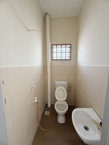 Flat for Rent at Taman Seri Orkid - Siau Tong Ling - Bathroom - PropertyGuru.com.my