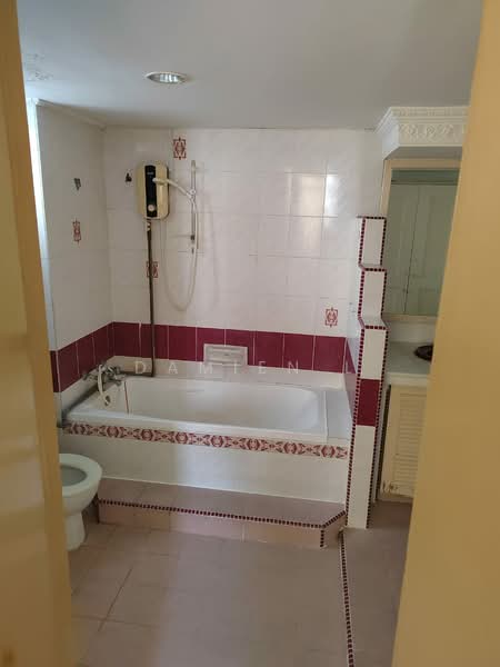 Sunny Ville Condominium untuk Untuk Dijual - RM 388,000, Mac 2026 - Bathroom - PropertyGuru.com.my