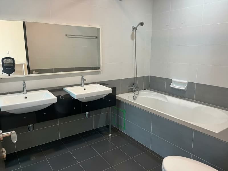 3-storey Terraced House for Sale in Selayang (Selangor) - Coyee Wong - Bathroom - PropertyGuru.com.my