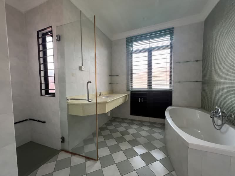 Semi-Detached House for Sale in Alam Damai (Cheras) - Anna H - Bathroom - PropertyGuru.com.my