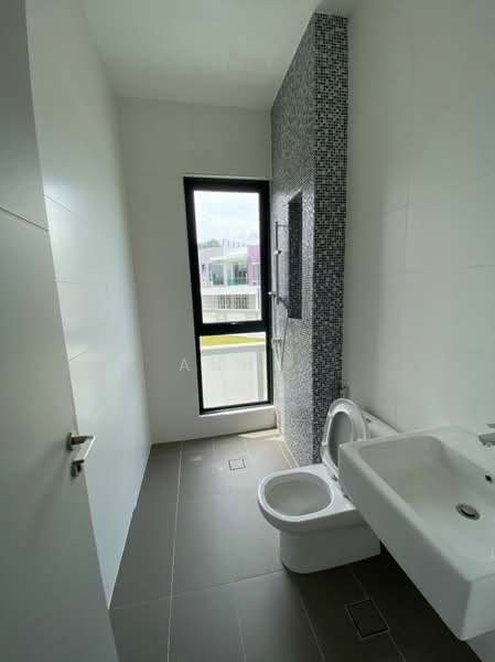 Bungalow for Sale in Shah Alam (Selangor) - Ann . - Bathroom - PropertyGuru.com.my