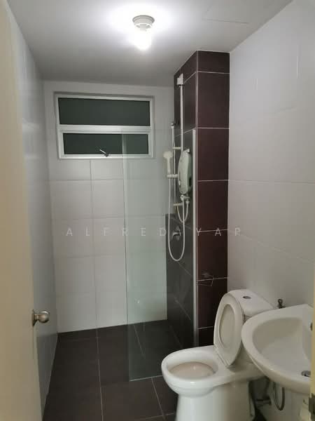 Condominium for Rent at Fairway Suites - Alfred Yap - Bathroom - PropertyGuru.com.my