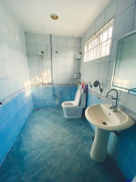 2-storey Terraced House for Rent in Puchong (Selangor) - Eric Lau Mun Chung - Bathroom - PropertyGuru.com.my
