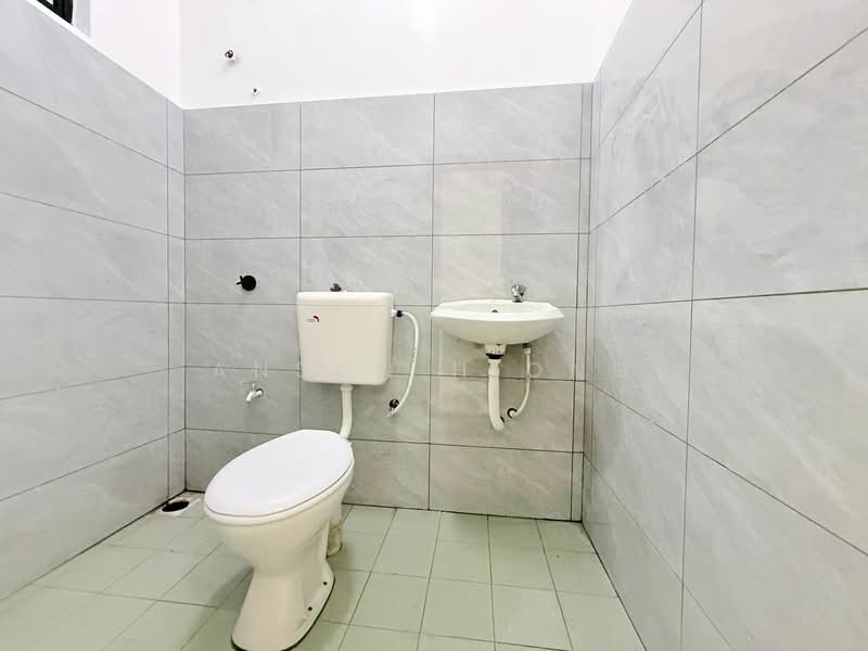 2-storey Terraced House for Sale in Taman Mutiara Rini (Skudai) - Anson Hiong - Bathroom - PropertyGuru.com.my