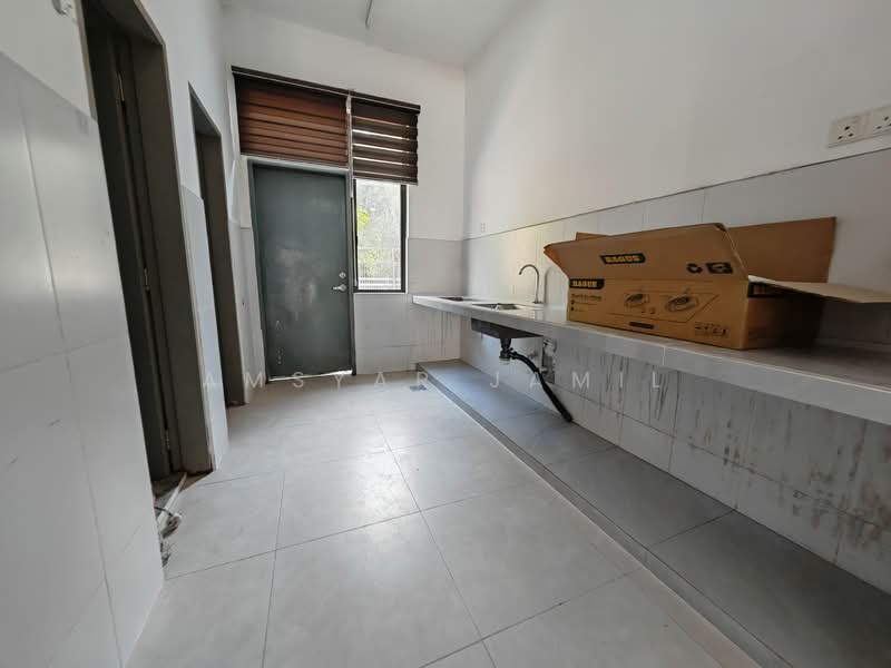 Emerald @ TTDI Alam Impian untuk Untuk Disewa - RM 2,200 /bulan, Mac 2026 - Kitchen - PropertyGuru.com.my