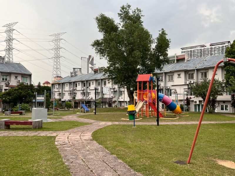 Bukit OUG Townhouse untuk Untuk Dijual - RM 900,000, Mac 2026 - Park/Playground - PropertyGuru.com.my