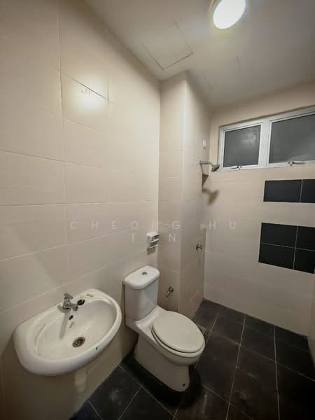 Kalista Residence untuk Untuk Disewa - RM 1,100 /bulan, Mac 2026 - Bathroom - PropertyGuru.com.my