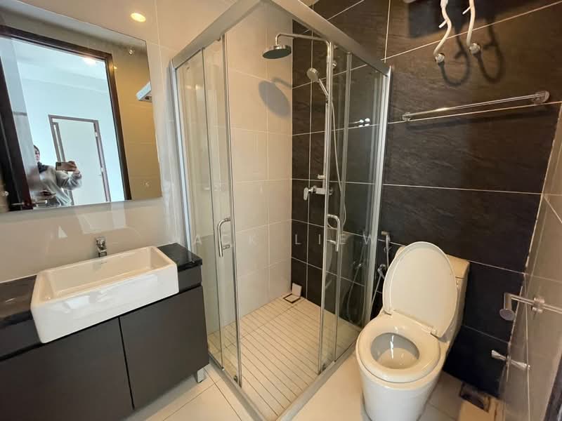 Royal Strand @ Country Garden Danga Bay untuk Untuk Disewa - RM 2,400 /bulan, Mac 2026 - Bathroom - PropertyGuru.com.my