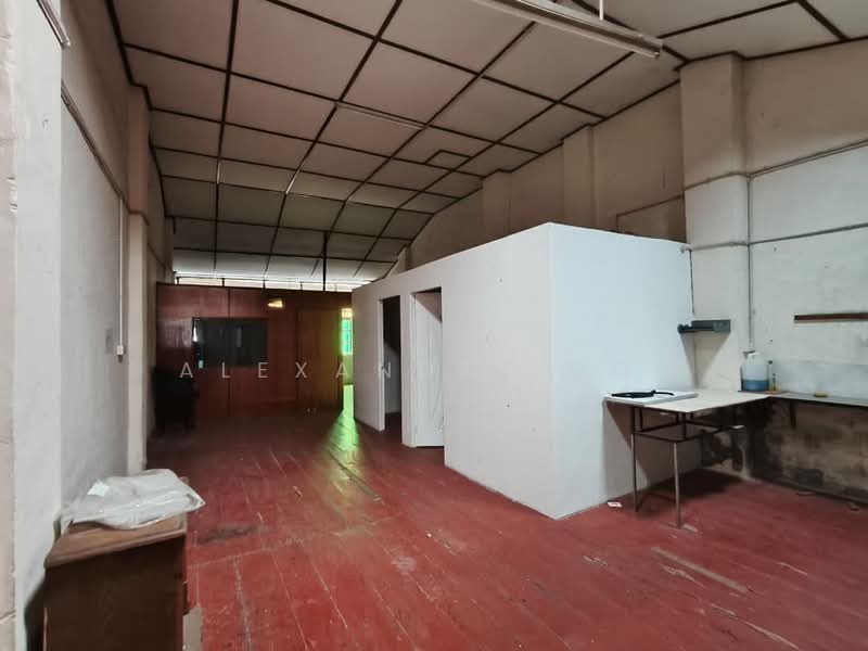 Pekan Cina Shop For Rent untuk Untuk Disewa - RM 2,300 /bulan, Apr 2026 - Interior - PropertyGuru.com.my