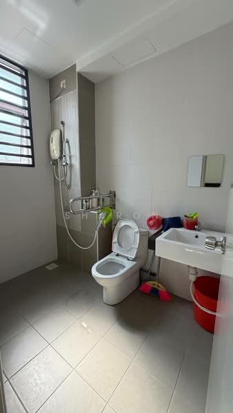 SuriaMas Suites untuk Untuk Dijual - RM 650,000, Mac 2026 - Bathroom - PropertyGuru.com.my