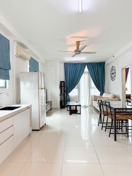 Centrestage Designer Suite untuk Untuk Disewa - RM 2,100 /bulan, Mac 2026 - Living Room - PropertyGuru.com.my