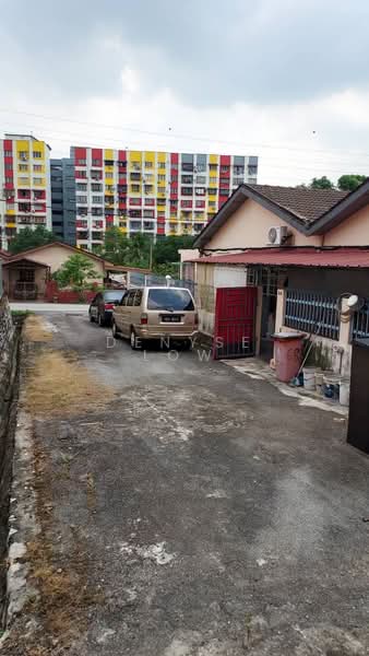 1-storey Terraced House for Sale in Seksyen 22 (Petaling Jaya) - Denyse Low - Exterior - PropertyGuru.com.my