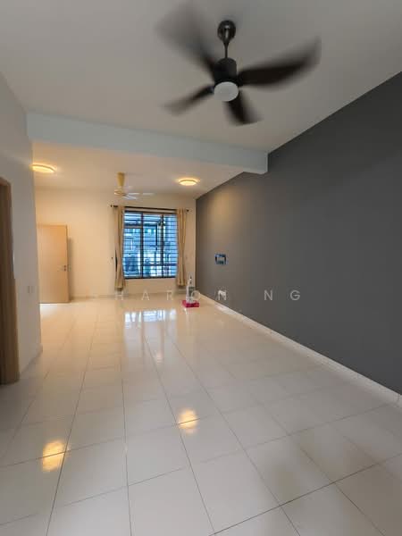 Rumah Teres 2-Tingkat untuk Dijual di Setia Tropika (Johor Bahru) - Sharon Ng - Living Room - PropertyGuru.com.my