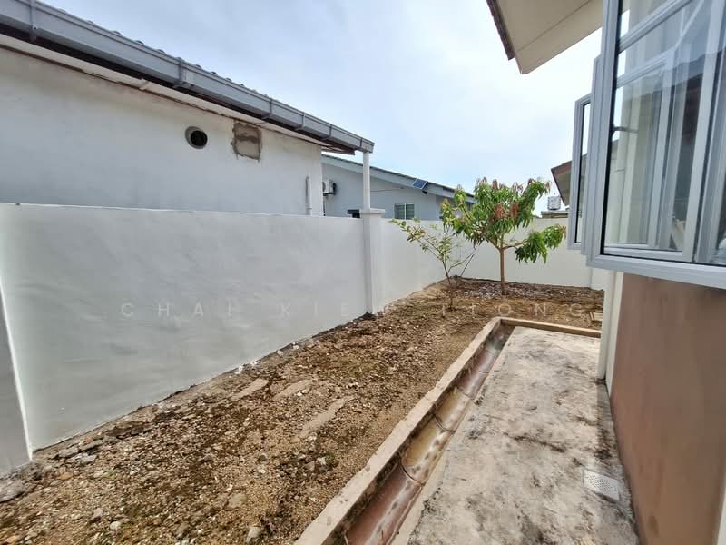 Semi-Detached House for Sale in Perkampungan Sungai Soi Baru (Kuantan) - Chai Kiew Tiong - Exterior - PropertyGuru.com.my