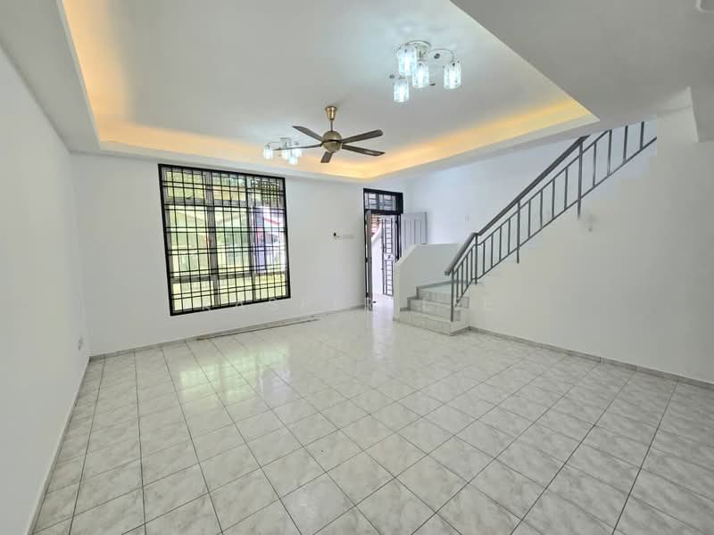 2-storey Terraced House for Sale in Bandar Seri Alam (Masai) - Kasper Lee - Living Room - PropertyGuru.com.my
