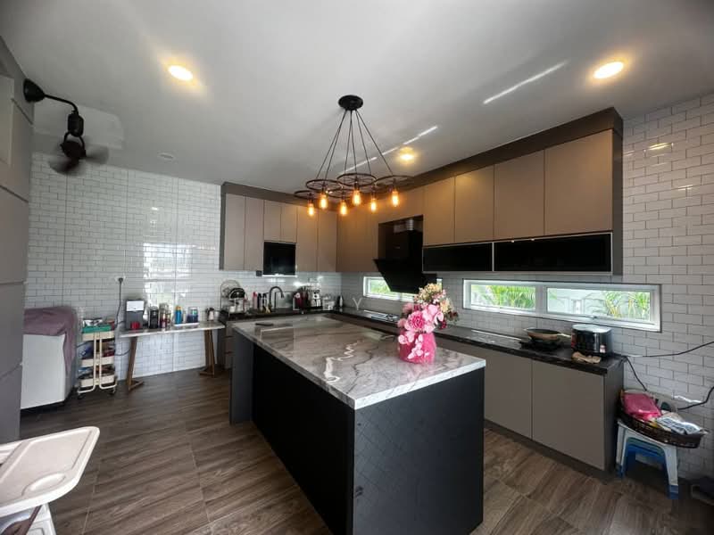 Cluster House for Sale in Mutiara Rini (Skudai) - Shirley Pang - Kitchen - PropertyGuru.com.my