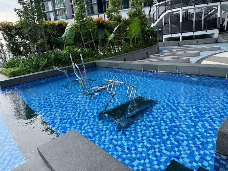 Service Residence for Rent at Bloomsvale Menara Vista Petaling - Yen Alice - Adult Pool - PropertyGuru.com.my