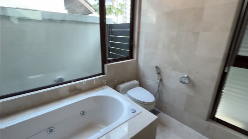 Link Bungalow for Sale in Mont Kiara (Kuala Lumpur) - Kristing . - Bathroom - PropertyGuru.com.my