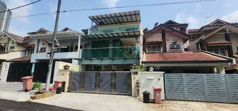 2.5-storey Terraced House for Sale in Petaling Jaya (Selangor) - Allen Low - Exterior - PropertyGuru.com.my