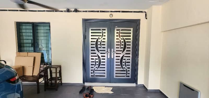 2.5-storey Terraced House for Sale in Petaling Jaya (Selangor) - Allen Low - Entrance - PropertyGuru.com.my