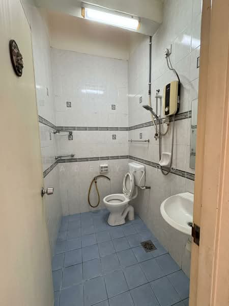 1-storey Terraced House for Rent in Bandar Indahpura (Kulai) - Jadelyn Ng - Bathroom - PropertyGuru.com.my