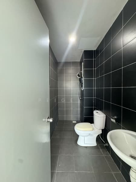 Condominium for Sale at 1 Razak Mansion - PeiGee . - Bathroom - PropertyGuru.com.my