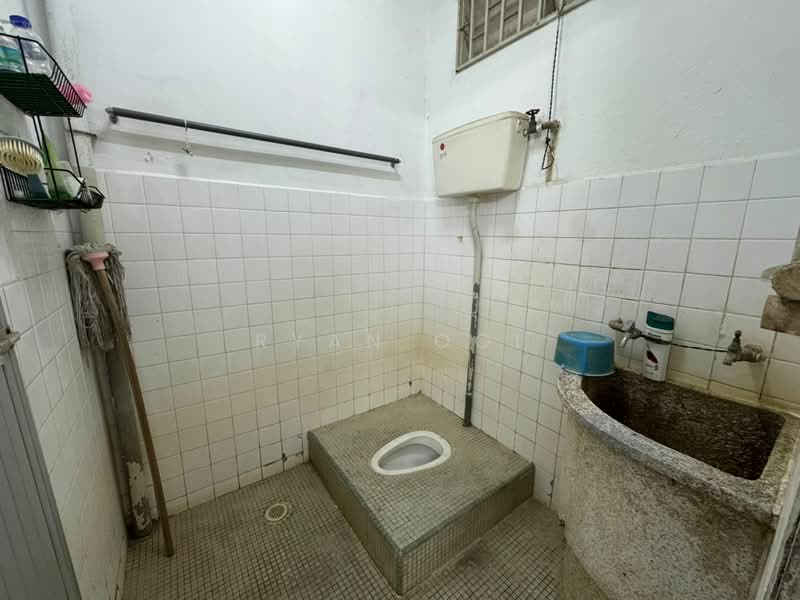 1-storey Terraced House for Sale in Taman Sri Aman (Anak Bukit) - Ryan Ooi - Bathroom - PropertyGuru.com.my