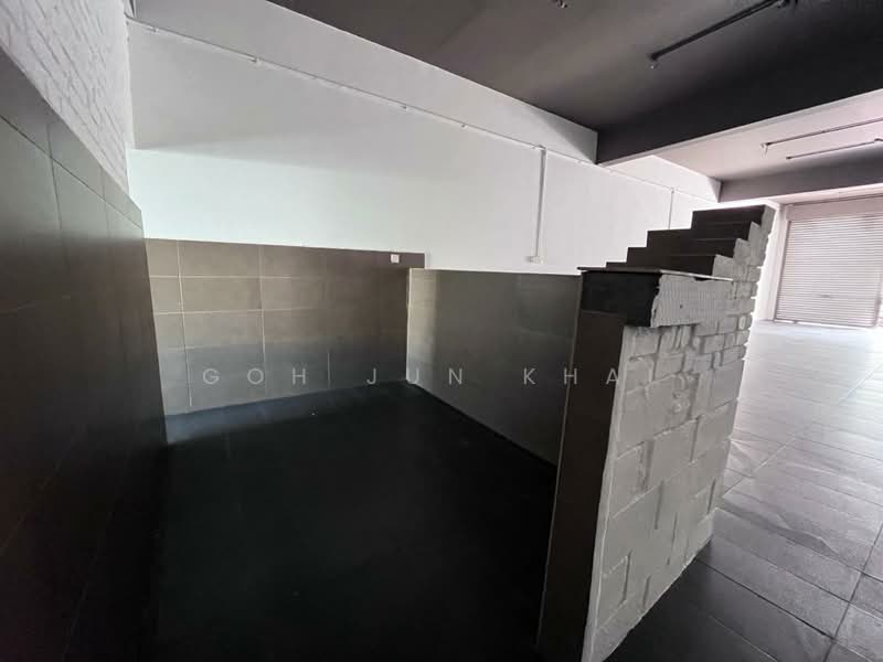 Ground Floor Beside Main Road Shop Lot @ Kota Laksamana Seksyen 3 untuk Untuk Disewa - RM 3,500 /bulan, Mac 2026 - Interior - PropertyGuru.com.my