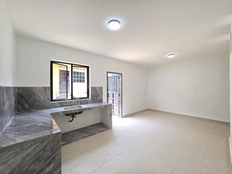 2-storey Terraced House for Sale in Pulai (Johor) - Kasper Lee - Kitchen - PropertyGuru.com.my