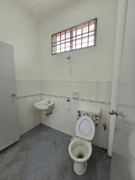 2-storey Terraced House for Sale in Pulai (Johor) - Kasper Lee - Bathroom - PropertyGuru.com.my