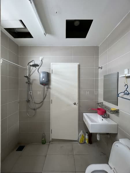 2-storey Terraced House for Rent in Bandar Sri Sendayan (Negeri Sembilan) - Cheong Hu Tan - Bathroom - PropertyGuru.com.my