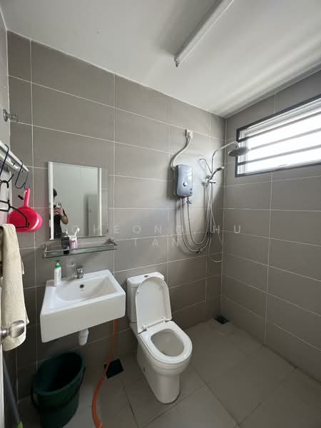 2-storey Terraced House for Rent in Bandar Sri Sendayan (Negeri Sembilan) - Cheong Hu Tan - Bathroom - PropertyGuru.com.my