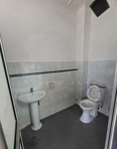 2-storey Terraced House for Sale in Taman Dato' Chellam (Ulu Tiram) - Ewe Bee Leng - Bathroom - PropertyGuru.com.my