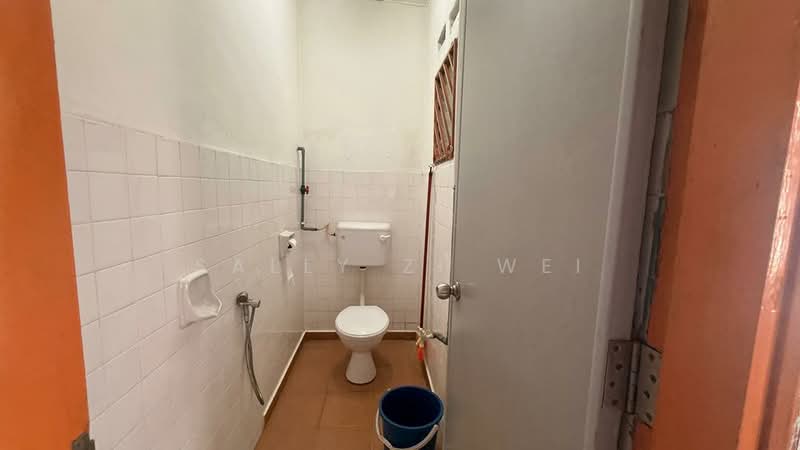 Taman Skudai Baru untuk Untuk Disewa - RM 1,650 /bulan, Mac 2026 - Bathroom - PropertyGuru.com.my