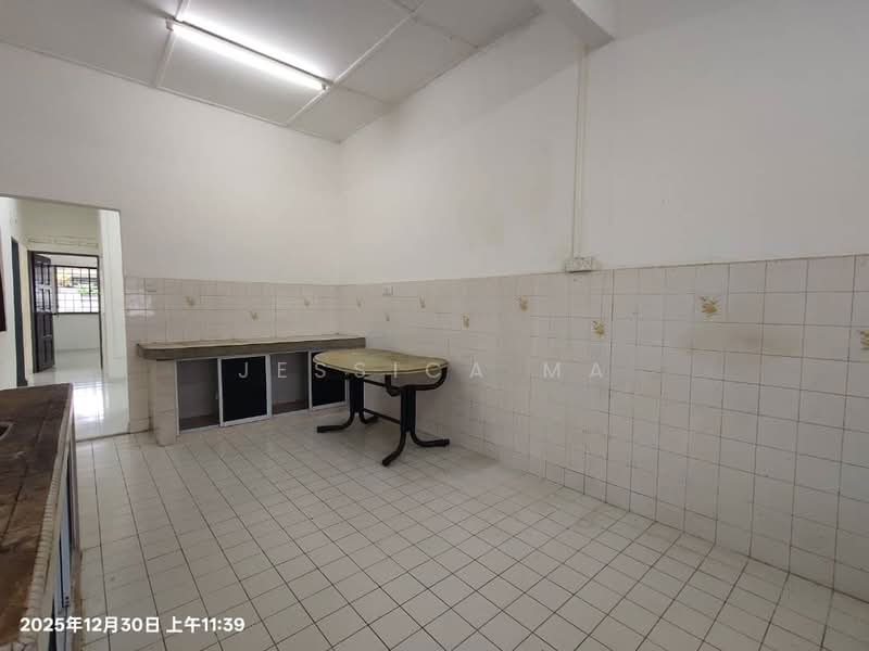 1-storey Terraced House for Rent in Taman Sentosa (Johor Bahru) - Jessica Ma - Kitchen - PropertyGuru.com.my