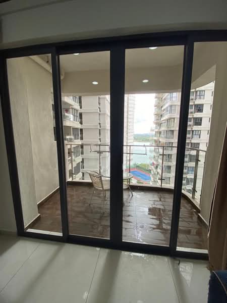 Royal Strand @ Country Garden Danga Bay untuk Untuk Disewa - RM 2,300 /bulan, Mac 2026 - Balcony - PropertyGuru.com.my