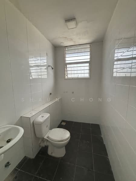 3-storey Terraced House for Rent in Kajang (Selangor) - Shaun Chong - Bathroom - PropertyGuru.com.my