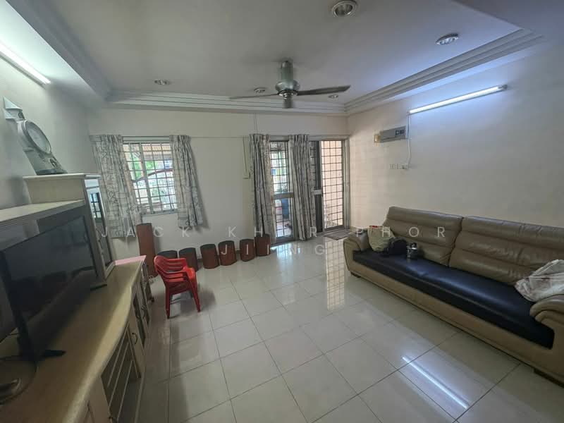 Taman Klang Utama untuk Untuk Disewa - RM 1,300 /bulan, Mac 2026 - Living Room - PropertyGuru.com.my