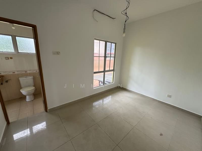 Semi-Detached House for Sale in Taman Minang Ria (Cheras) - Jimmy Ng - Bathroom - PropertyGuru.com.my