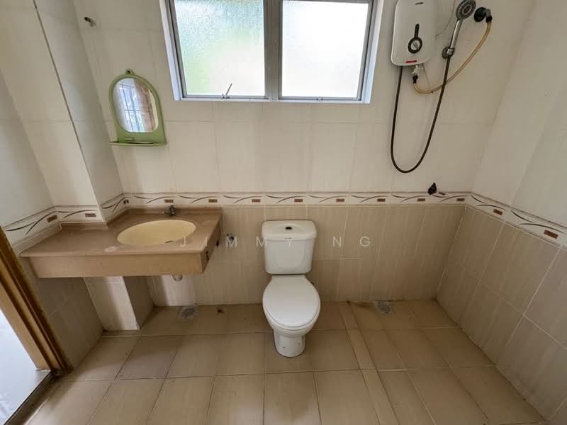 Semi-Detached House for Sale in Taman Minang Ria (Cheras) - Jimmy Ng - Bathroom - PropertyGuru.com.my
