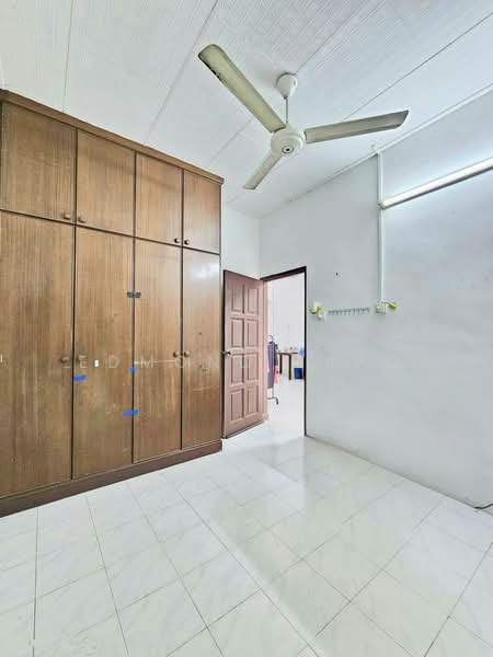 1-storey Terraced House for Sale in Taman Dato Penggawa Barat (Tampoi) - Edmond Tang - Interior - PropertyGuru.com.my