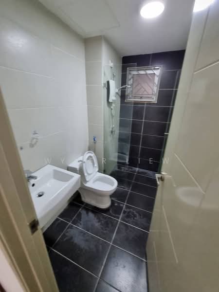 Kondominium untuk Dijual di Anyaman Residence - Wymer Liew - Bathroom - PropertyGuru.com.my